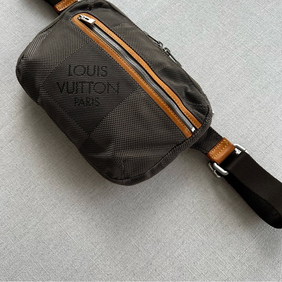 LOUIS VUITTON Damier Geant Archer Terre - Picture 2 of 9